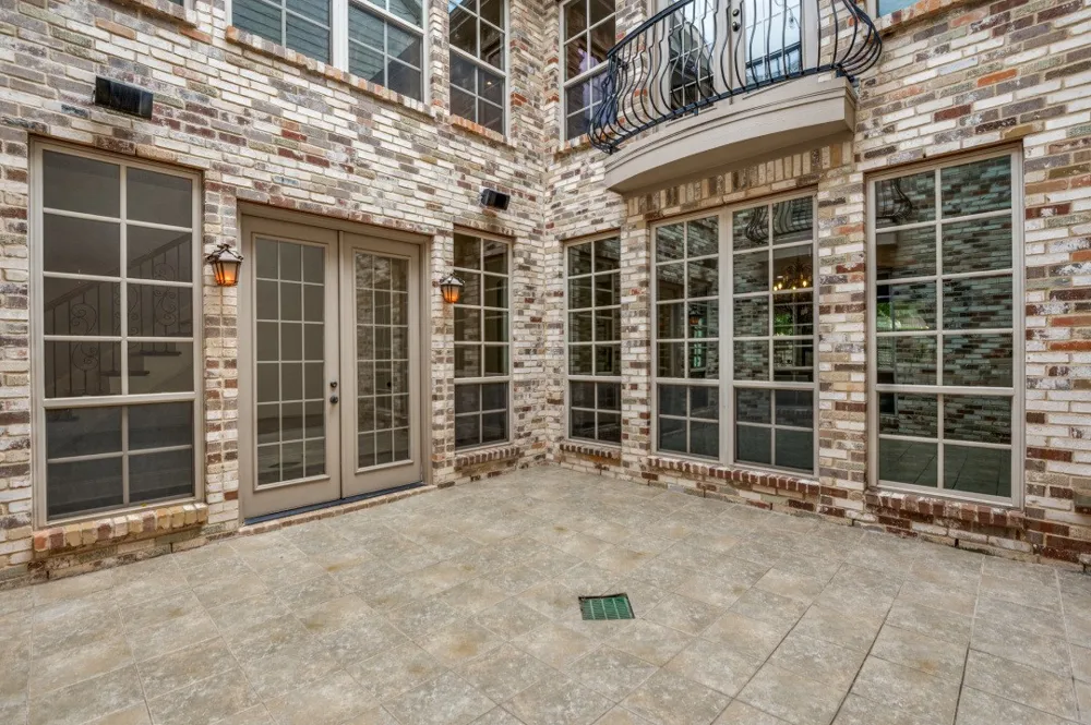 919 Grail Maiden Lane Lewisville, TX 75056