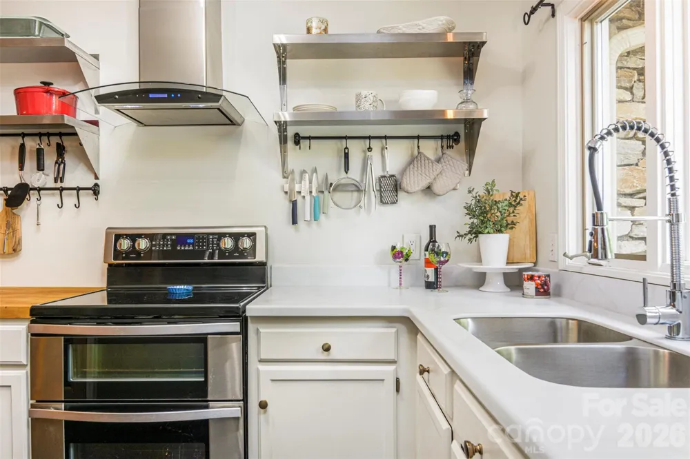 461 Britton Creek Drive Hendersonville, NC 28791