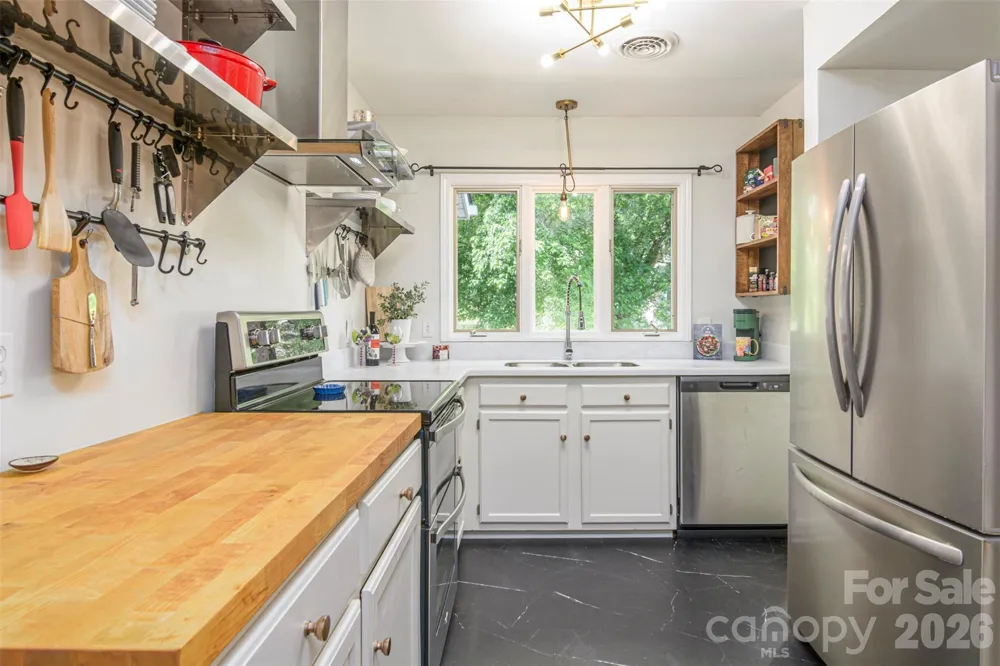 461 Britton Creek Drive Hendersonville, NC 28791