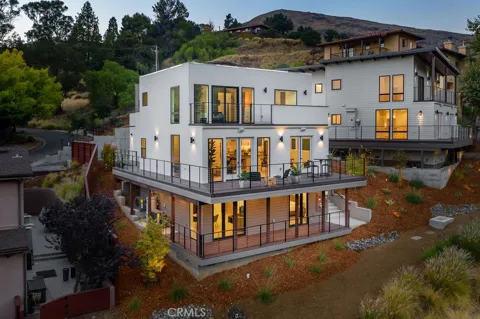 2326 Santa Ynez Avenue