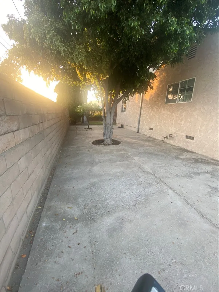 13198 Brand Boulevard San Fernando, CA 91340