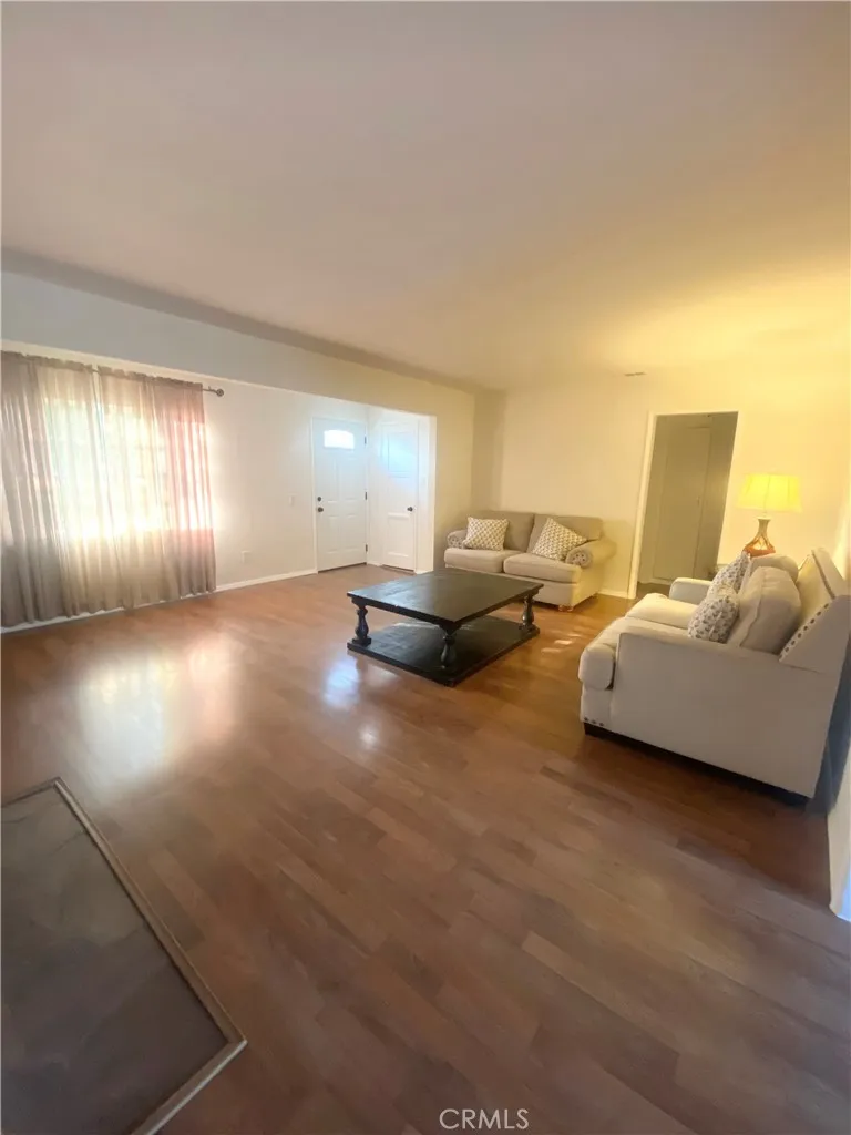 13198 Brand Boulevard San Fernando, CA 91340