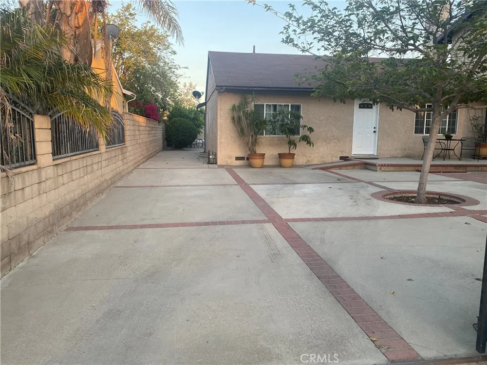 13198 Brand Boulevard San Fernando, CA 91340