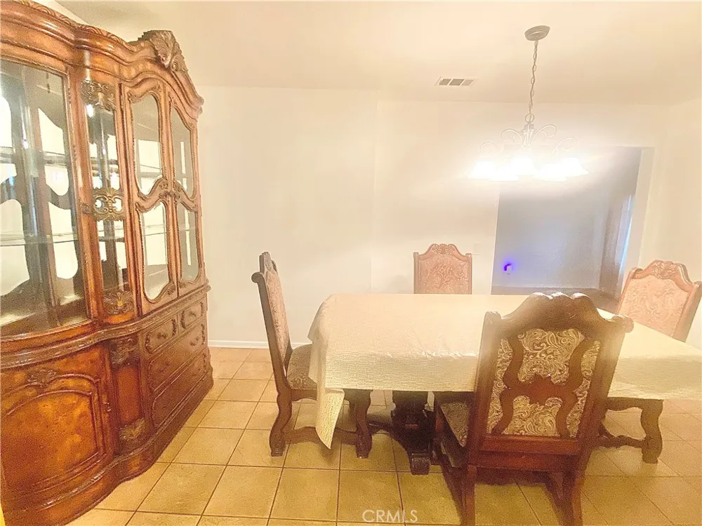 13198 Brand Boulevard San Fernando, CA 91340
