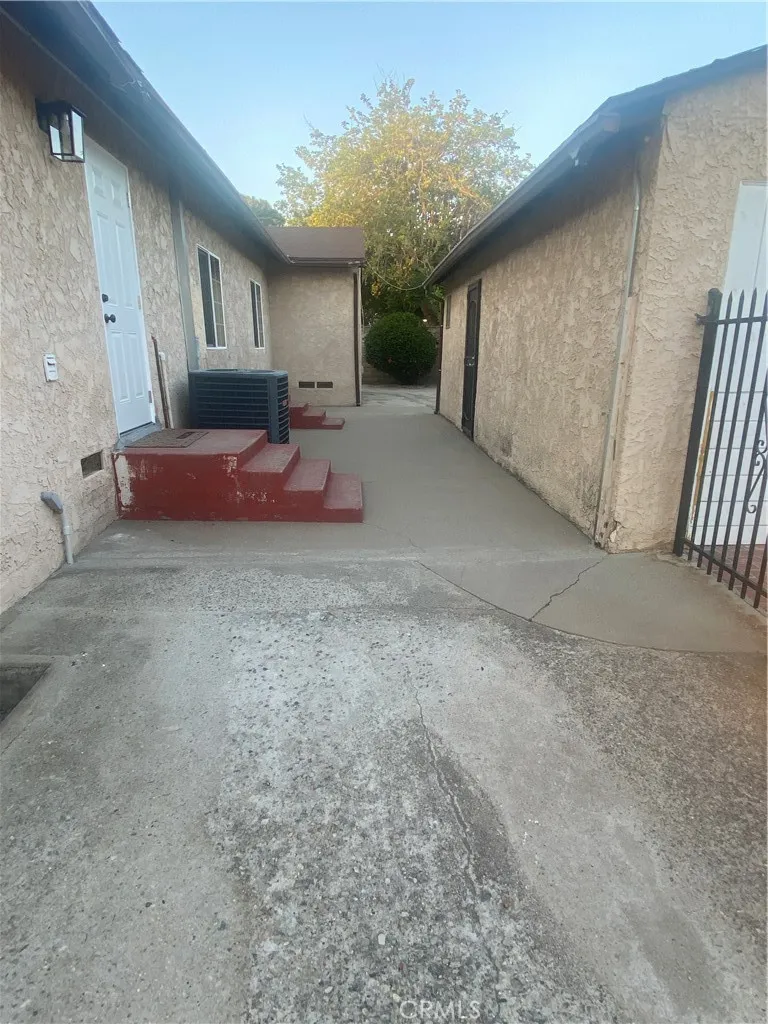 13198 Brand Boulevard San Fernando, CA 91340