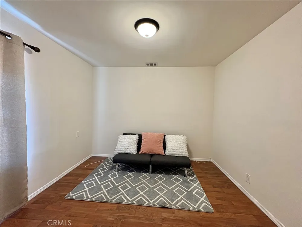 13198 Brand Boulevard San Fernando, CA 91340