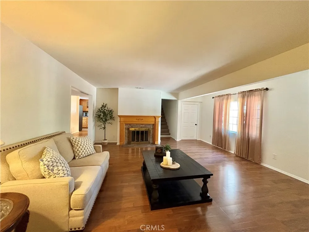 13198 Brand Boulevard San Fernando, CA 91340