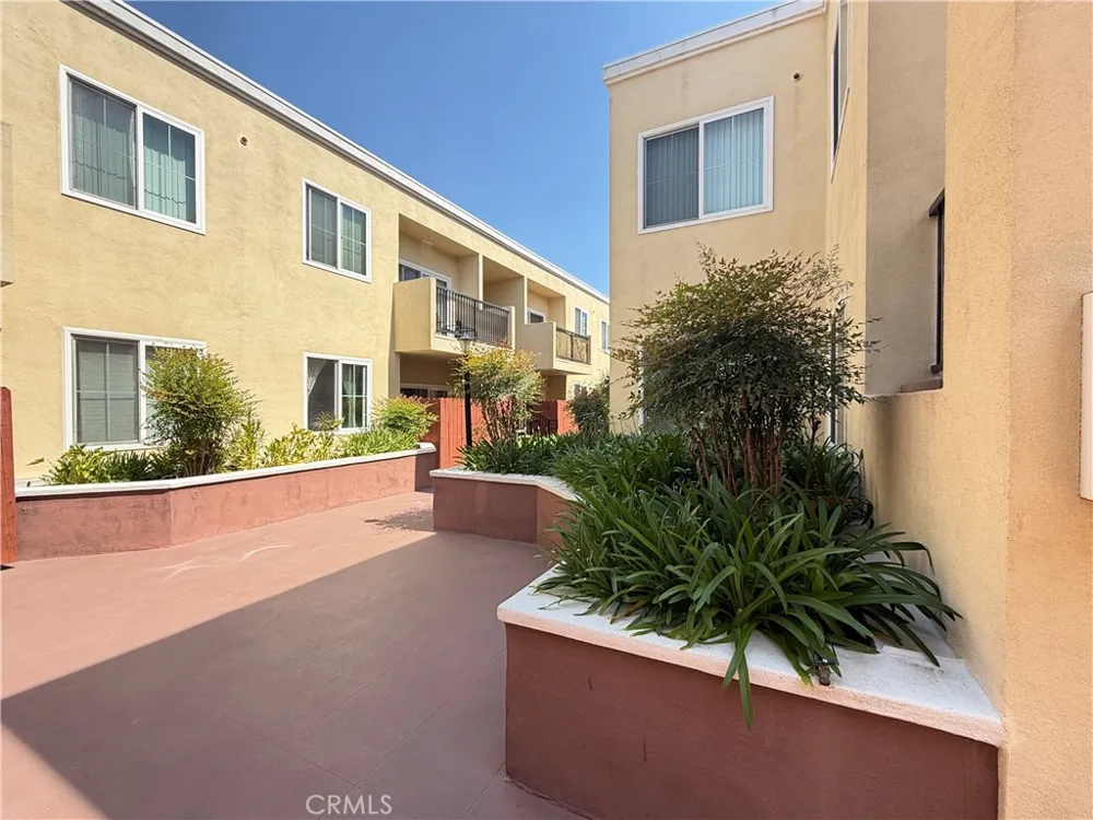 300 E Providencia #111 Burbank, CA 91502