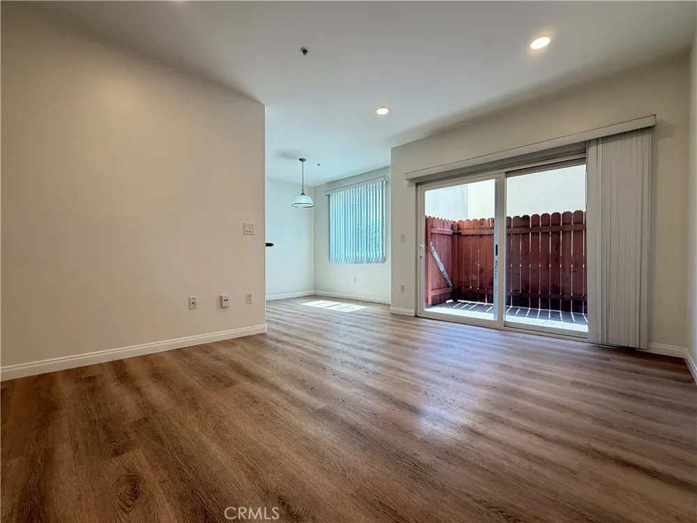300 E Providencia #111 Burbank, CA 91502