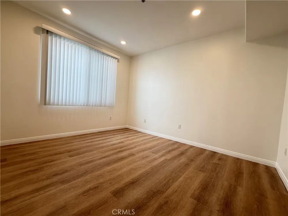 300 E Providencia #111 Burbank, CA 91502