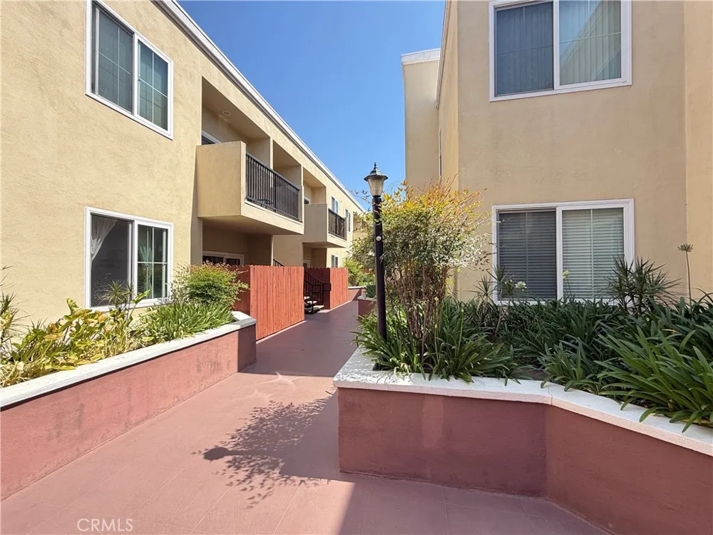 300 E Providencia #111 Burbank, CA 91502