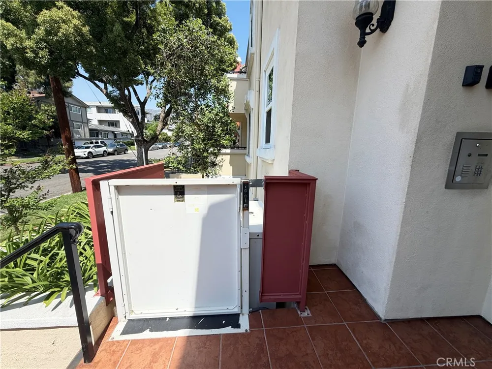 300 E Providencia #111 Burbank, CA 91502