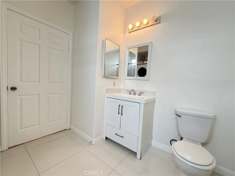 300 E Providencia #111 Burbank, CA 91502