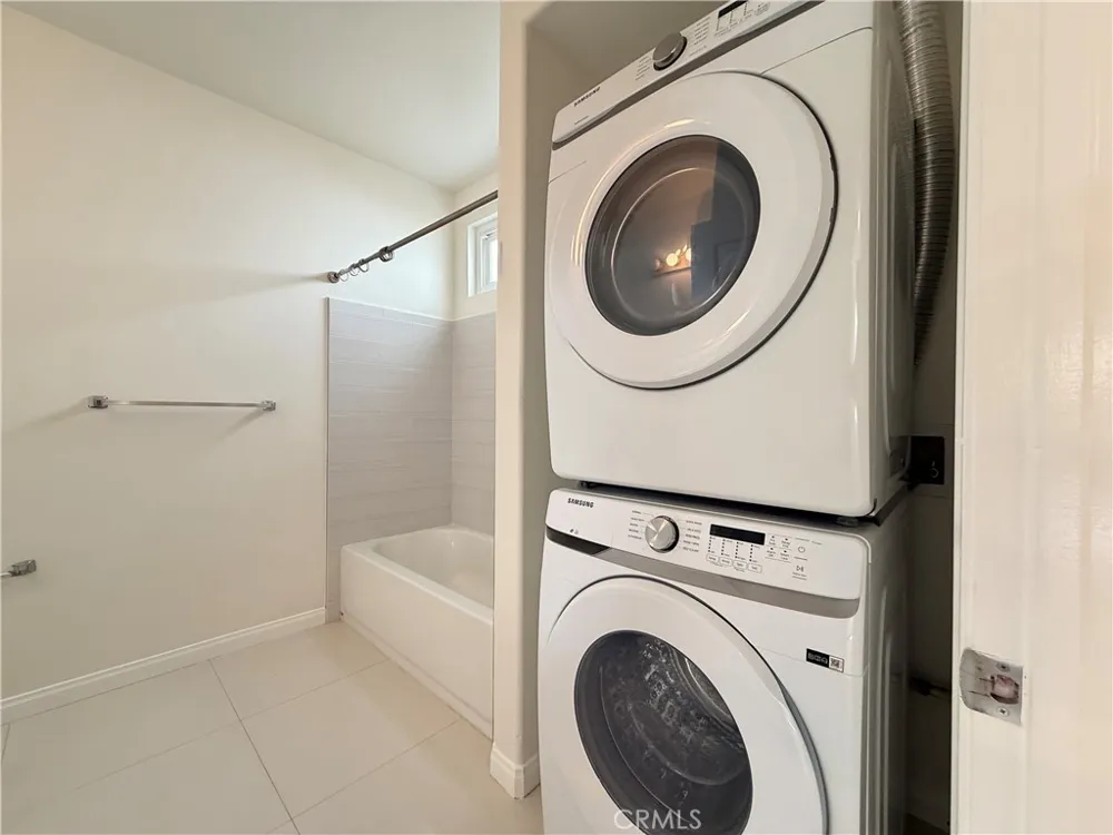300 E Providencia #111 Burbank, CA 91502