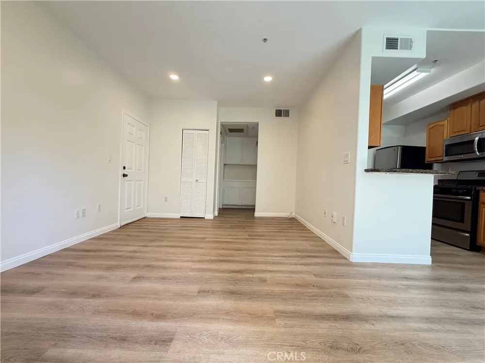 300 E Providencia #111 Burbank, CA 91502