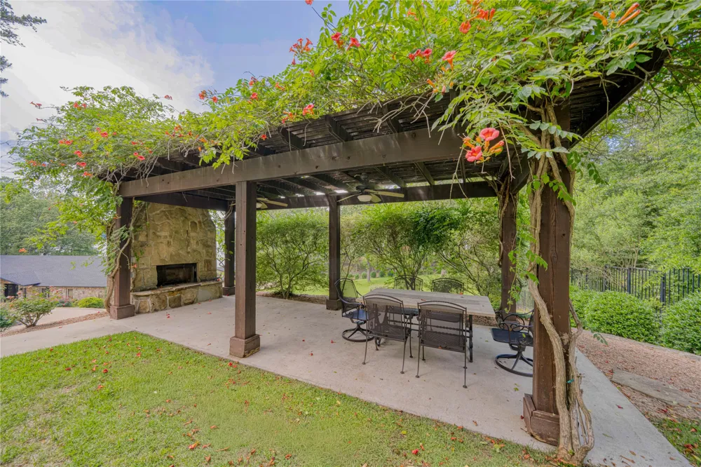 42 Leona Court Scroggins, TX 75480