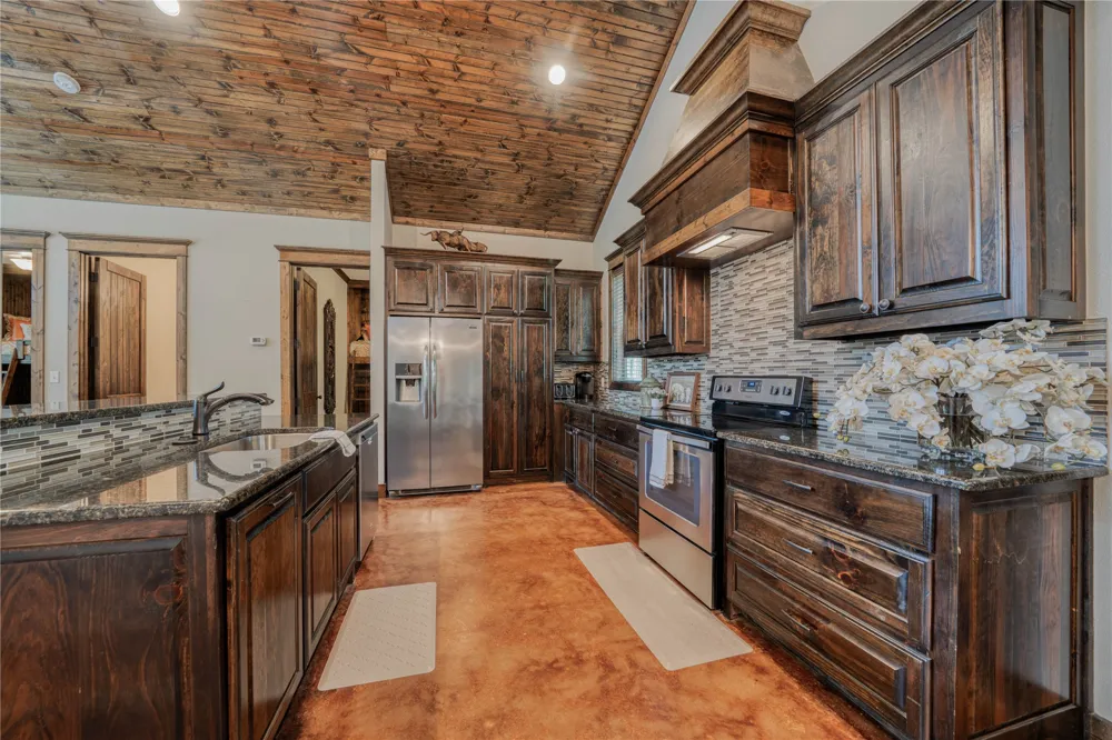 42 Leona Court Scroggins, TX 75480