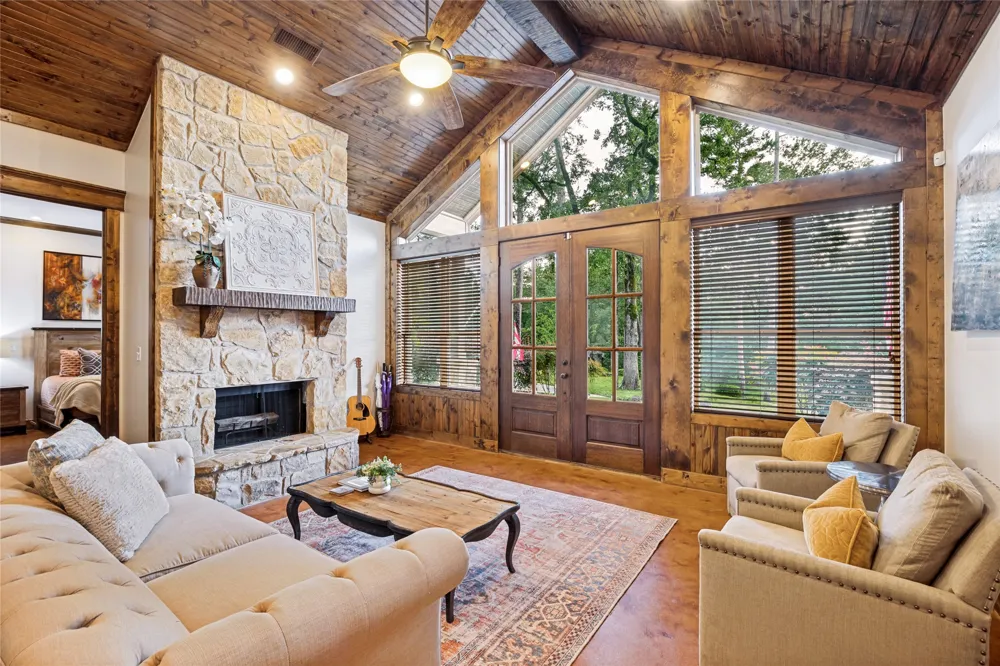 42 Leona Court Scroggins, TX 75480