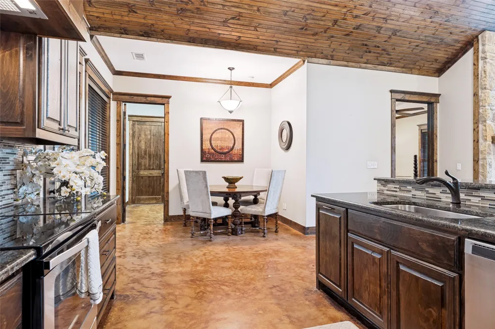 42 Leona Court Scroggins, TX 75480