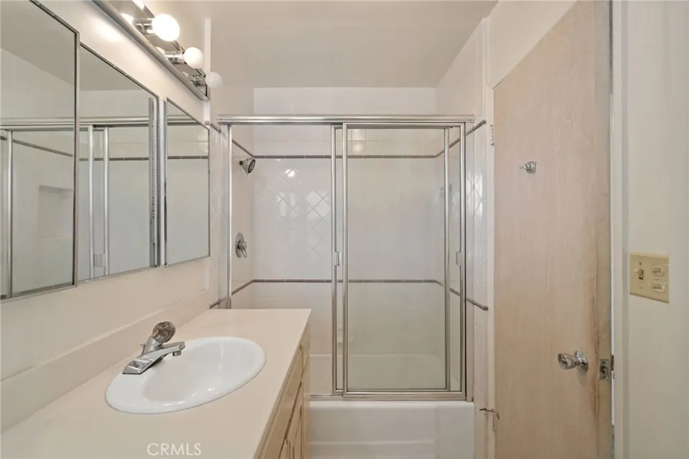 11803 Gerald Avenue Granada Hills, CA 91344