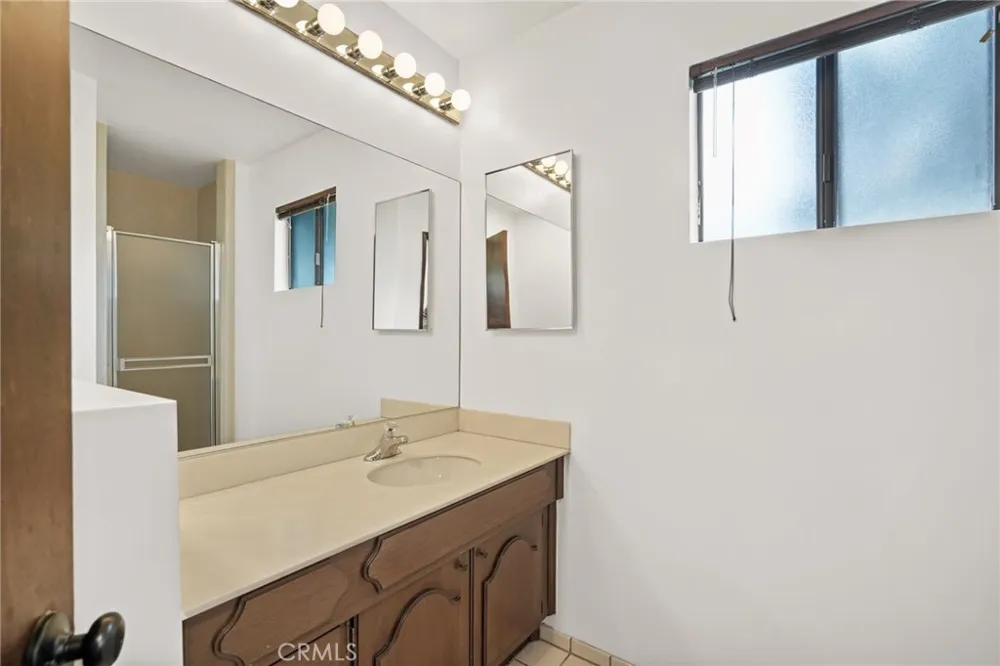 11803 Gerald Avenue Granada Hills, CA 91344
