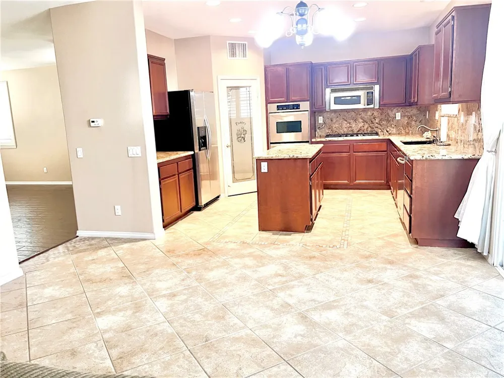 5422 Osprey ct Fontana, CA 92336