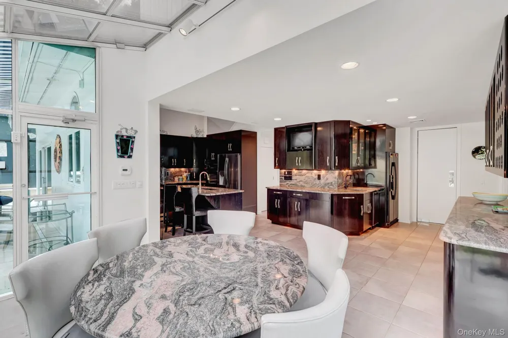 9 Plume Grass Way Westhampton, NY 11977