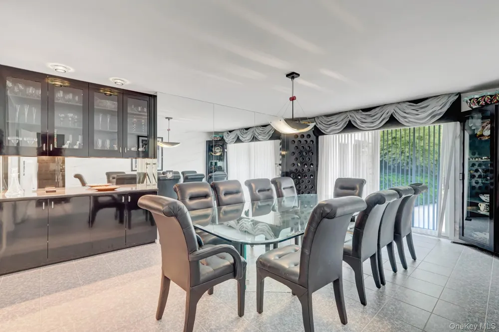 9 Plume Grass Way Westhampton, NY 11977