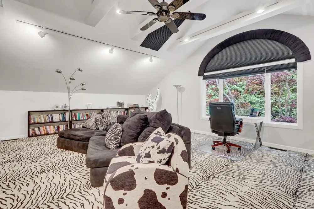 9 Plume Grass Way Westhampton, NY 11977