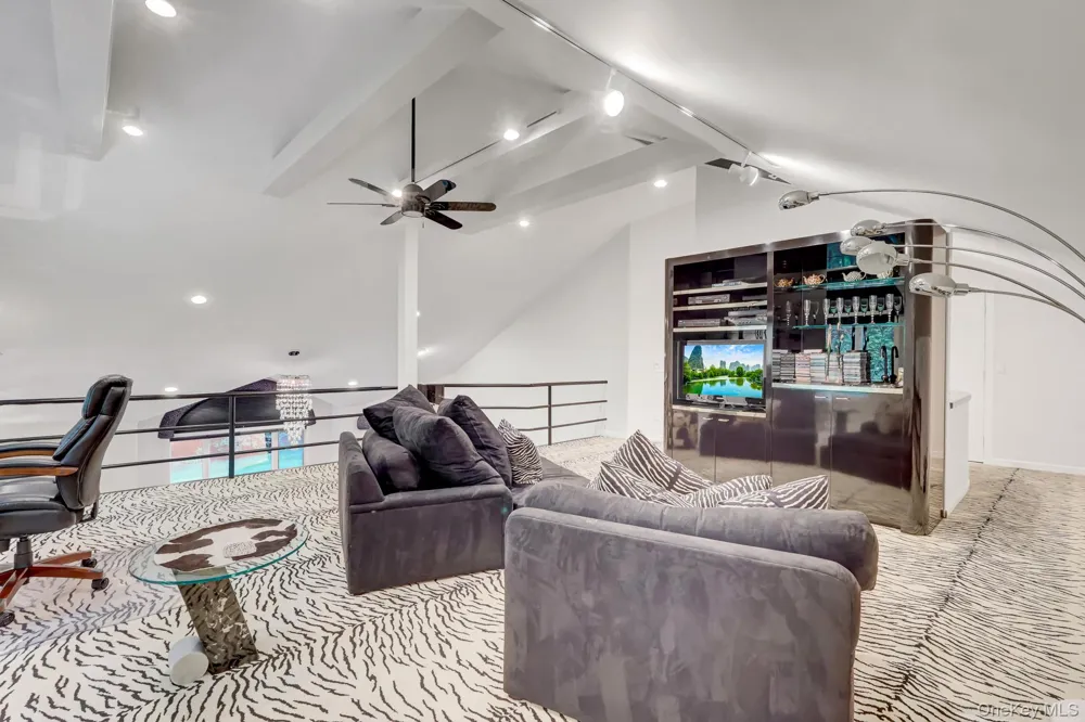 9 Plume Grass Way Westhampton, NY 11977