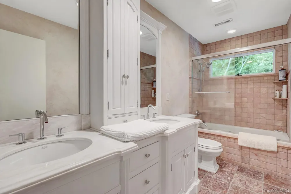 9 Plume Grass Way Westhampton, NY 11977
