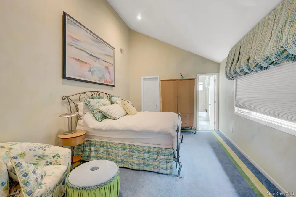 9 Plume Grass Way Westhampton, NY 11977