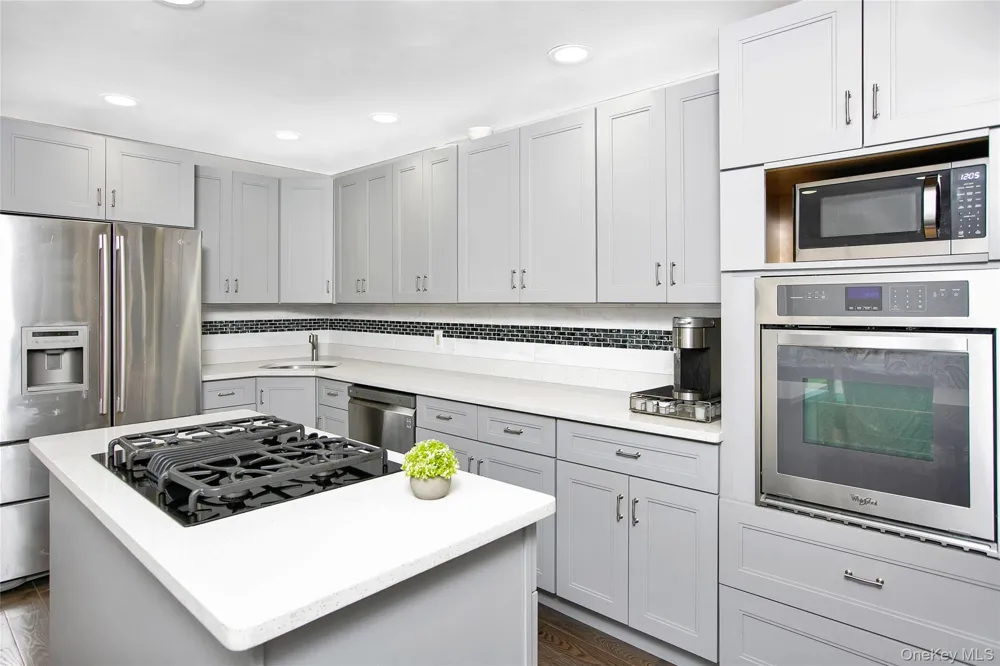 5 Kensington Lido Beach, NY 11561