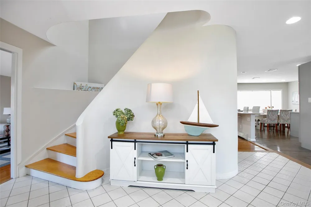 5 Kensington Lido Beach, NY 11561