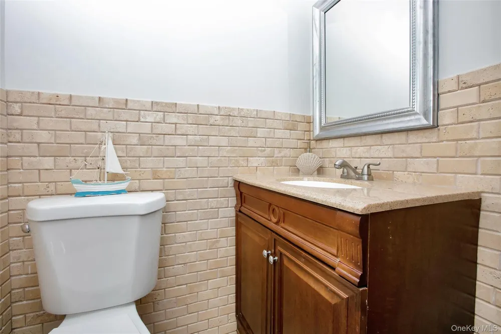 5 Kensington Lido Beach, NY 11561