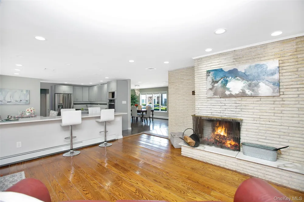 5 Kensington Lido Beach, NY 11561