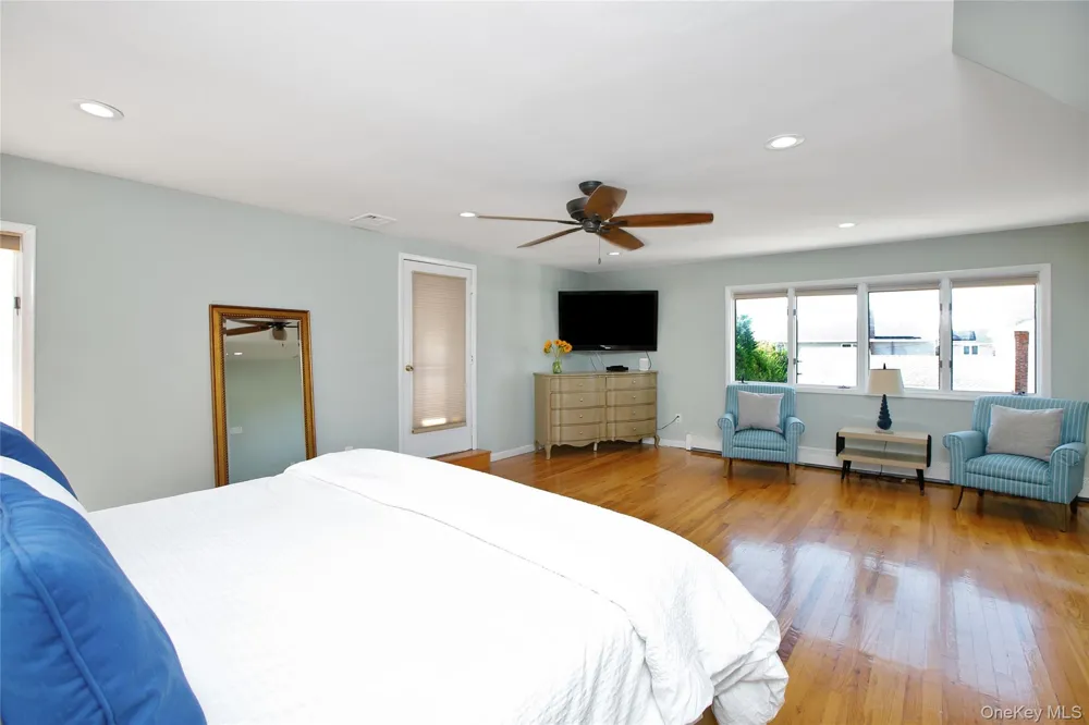 5 Kensington Lido Beach, NY 11561