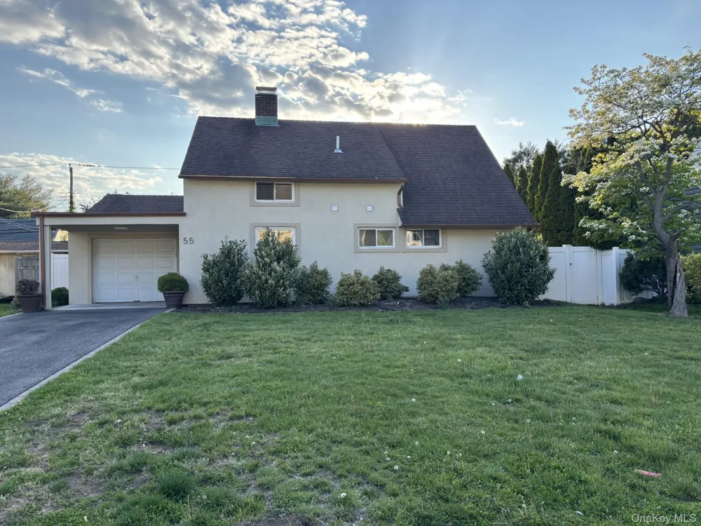 55 Acre Lane Hicksville, NY 11801