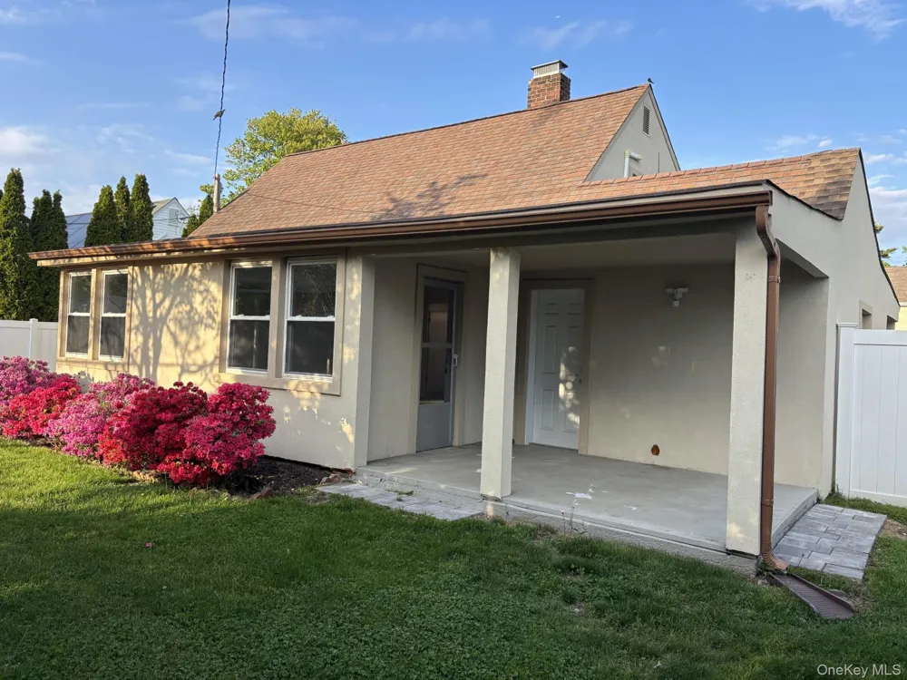55 Acre Lane Hicksville, NY 11801