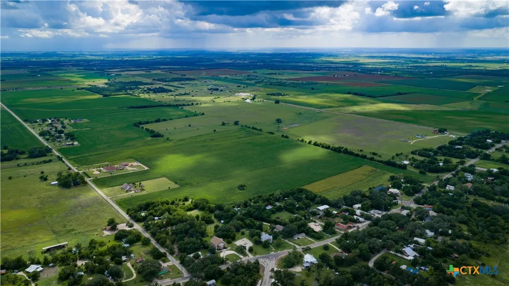 Allison Road Staples, TX 78155