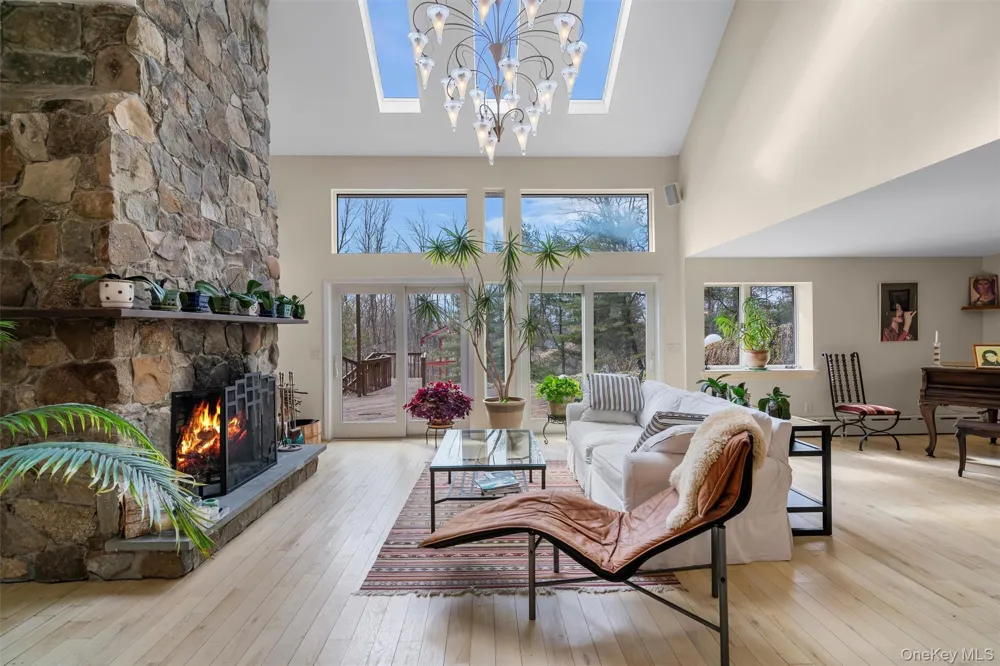 36 Chardavoyne Road Warwick, NY 10990