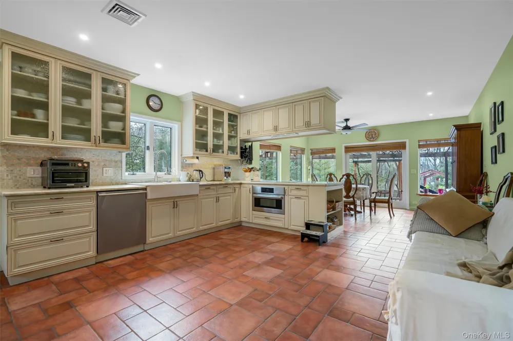 36 Chardavoyne Road Warwick, NY 10990