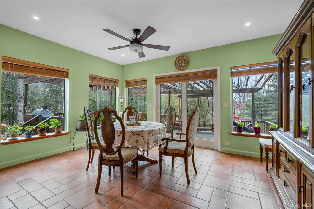 36 Chardavoyne Road Warwick, NY 10990