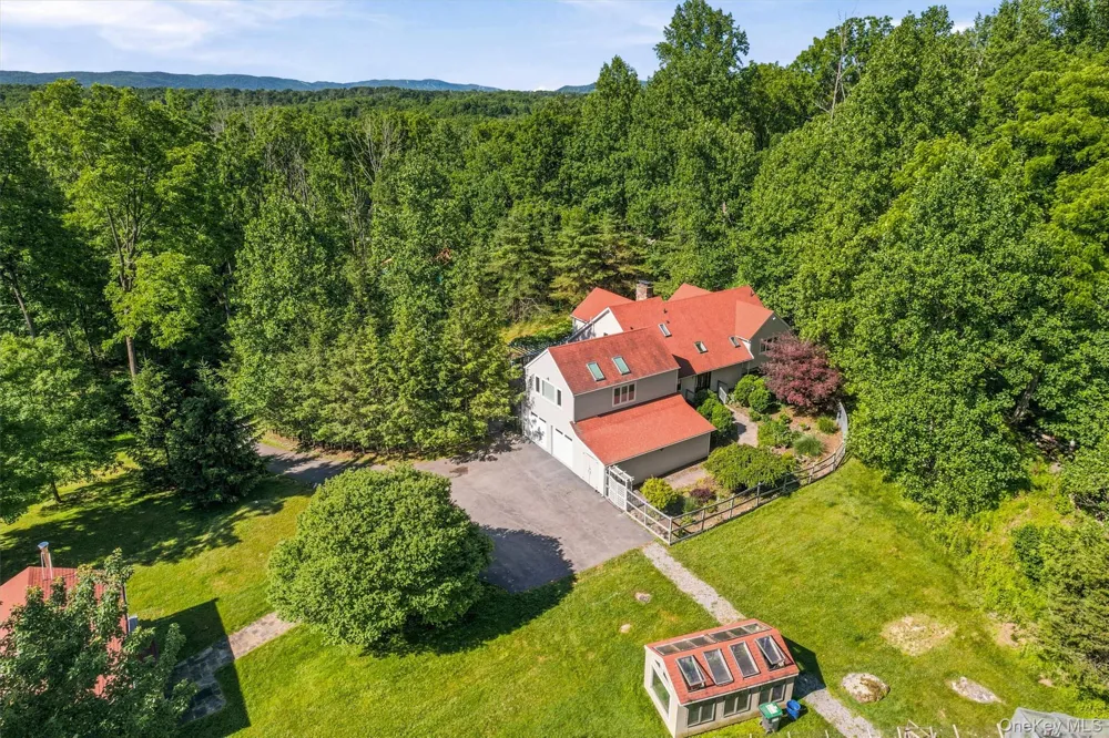 36 Chardavoyne Road Warwick, NY 10990
