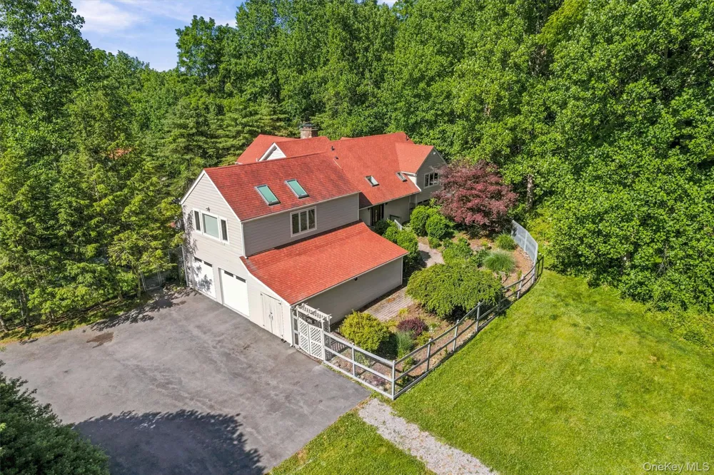 36 Chardavoyne Road Warwick, NY 10990