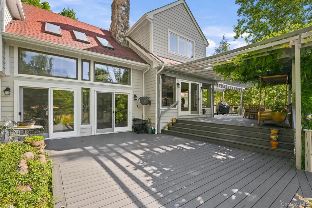 36 Chardavoyne Road Warwick, NY 10990