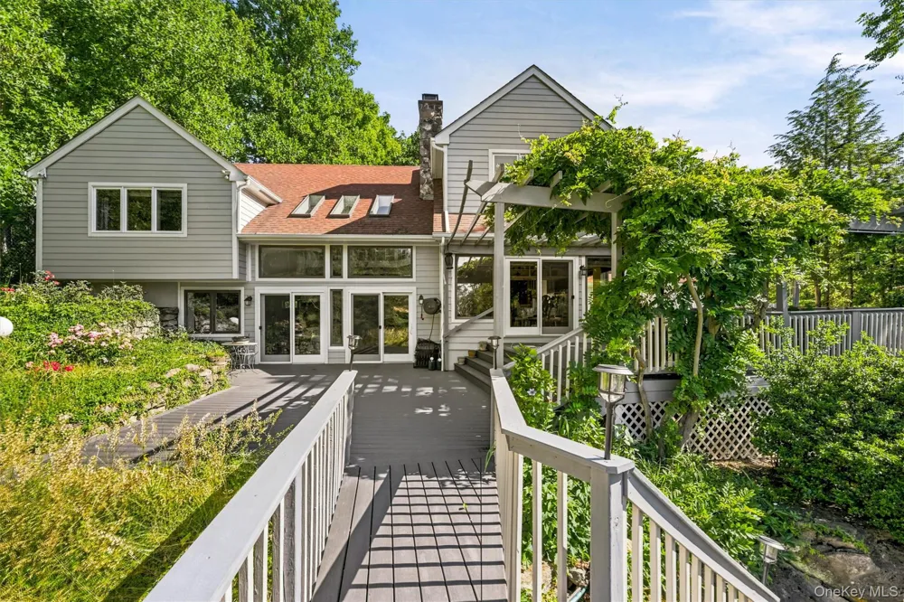 36 Chardavoyne Road Warwick, NY 10990