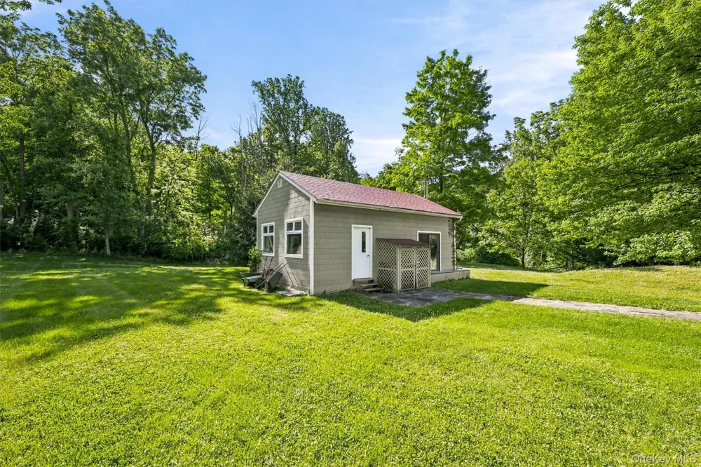 36 Chardavoyne Road Warwick, NY 10990