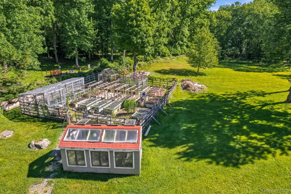 36 Chardavoyne Road Warwick, NY 10990