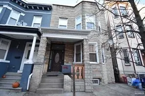 228 MAPLE ST